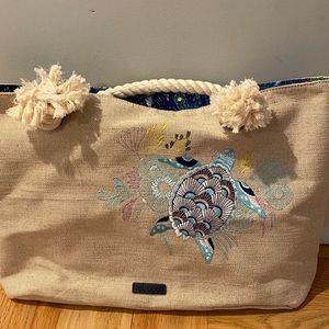 BRAND NEW! Sakroots bayside reversible Tote